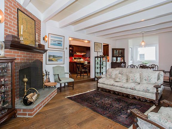 4th image of 12 Mulberry Ave