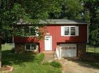 1256 Prince St, Hickory, NC 28602