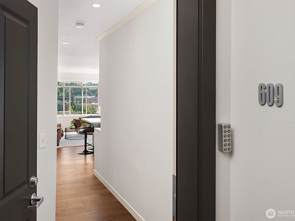 4th image of 1000 Aurora Avenue N #609