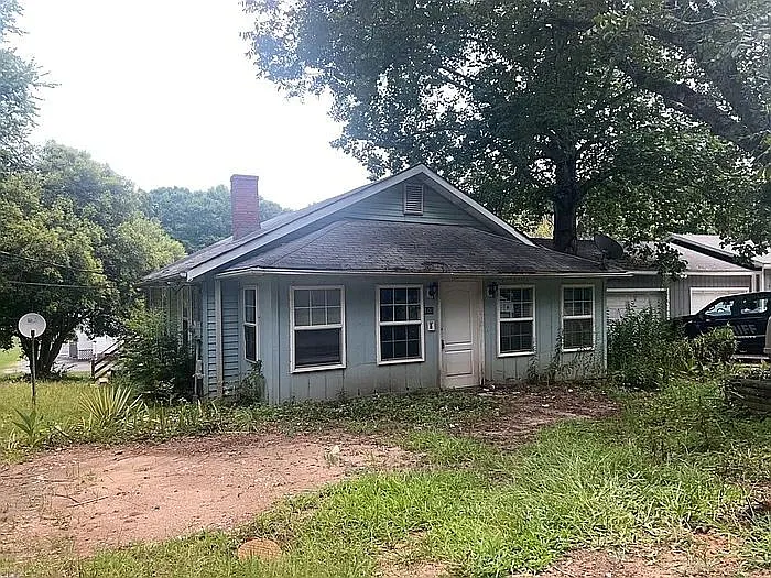 100 Calhoun St