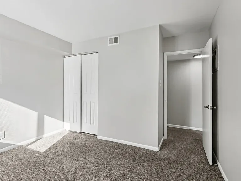 Brookwood Apartments — Photo 17