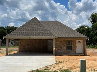 913 Main St, Oakdale, LA 71463