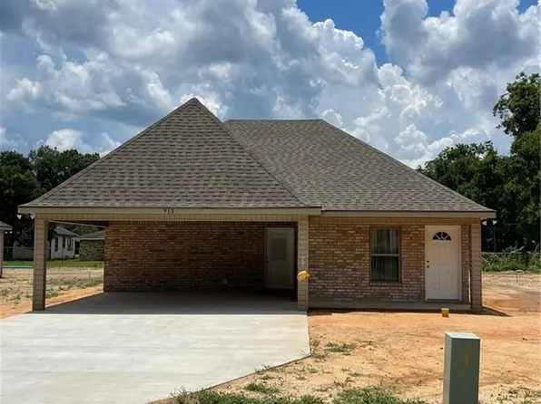 913 Main St, Oakdale, LA 71463