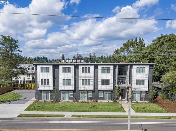 10985 E Burnside St #1, Portland, OR 97216