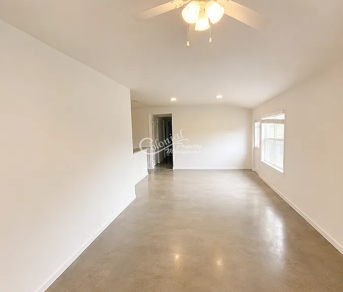 3324 Stonewall Dr #B — Photo 2