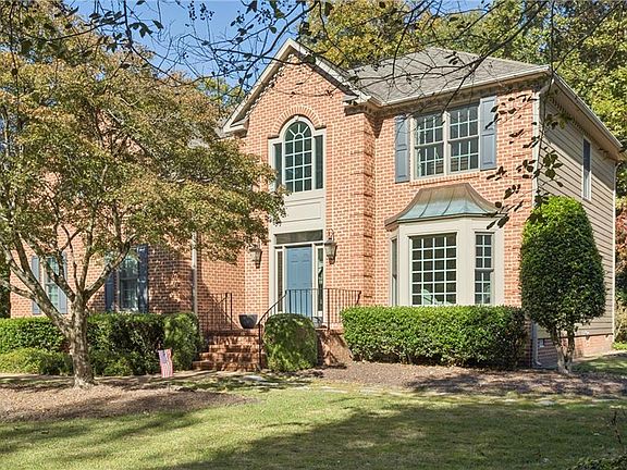 2nd image of 178 Devon Rd