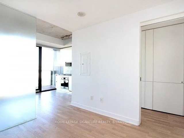 629 King St W #1318 — Photo 10