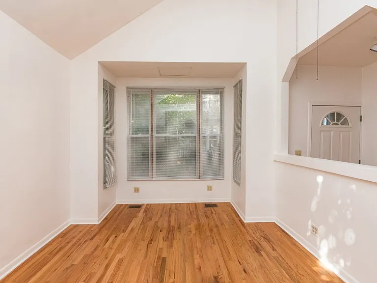 1043 W Grace St #CH — Photo 10