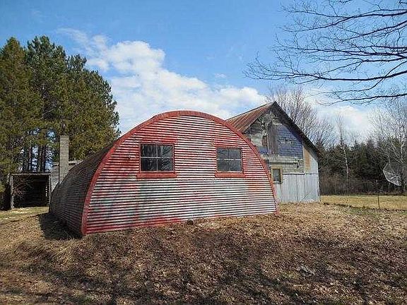 Quonset outbuilding