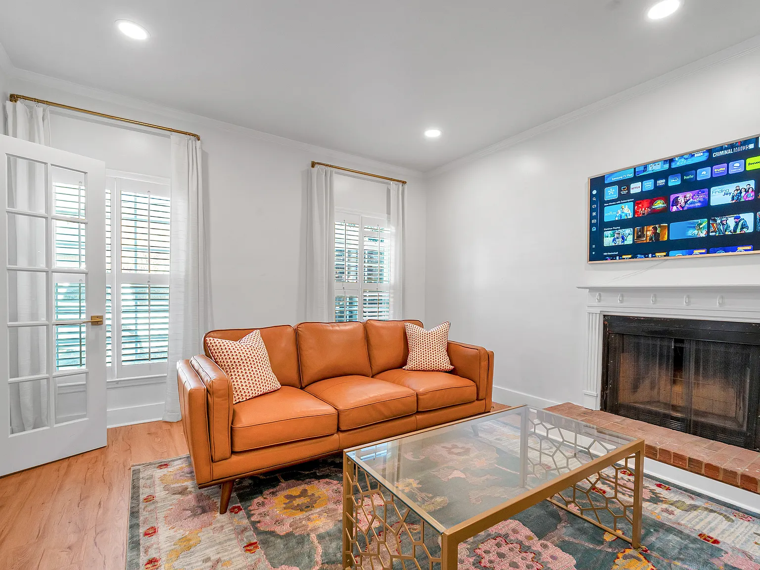 4 bed, 2226 sqft, $4,500 — Photo 2