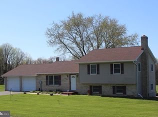 221 W Woodbine Rd, Fawn Grove, PA 17321