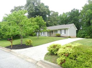 140 Maplewood Dr, Gaffney, SC 29340