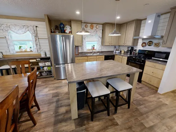 211 Farmdale Ave, Lake Lillian, MN 56253