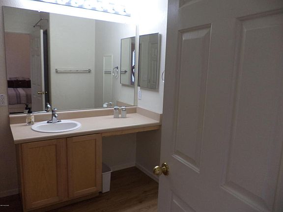 5th image of 1637 E Saint Apollonia St