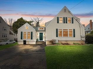 26 Davenport Ave, Westport, CT 06880