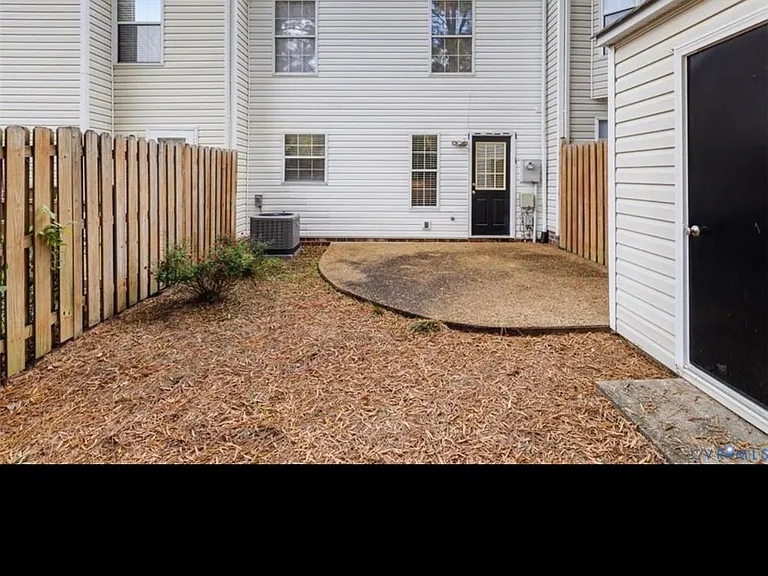 1814 Timberly Waye — Photo 4