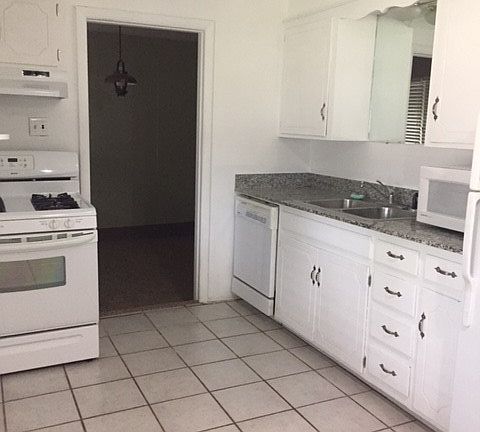 2nd image of 13928 Jeffery Dr
