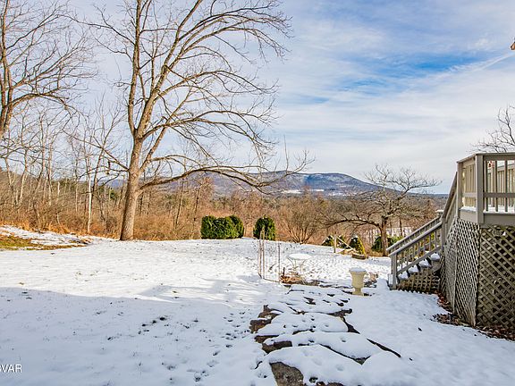 5th image of 410 Sky Meadow Dr