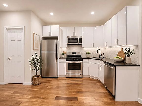 3rd image of 256 Menahan St APT 1