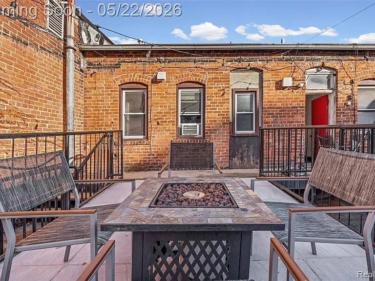 211 N Main St #2 — Photo 27