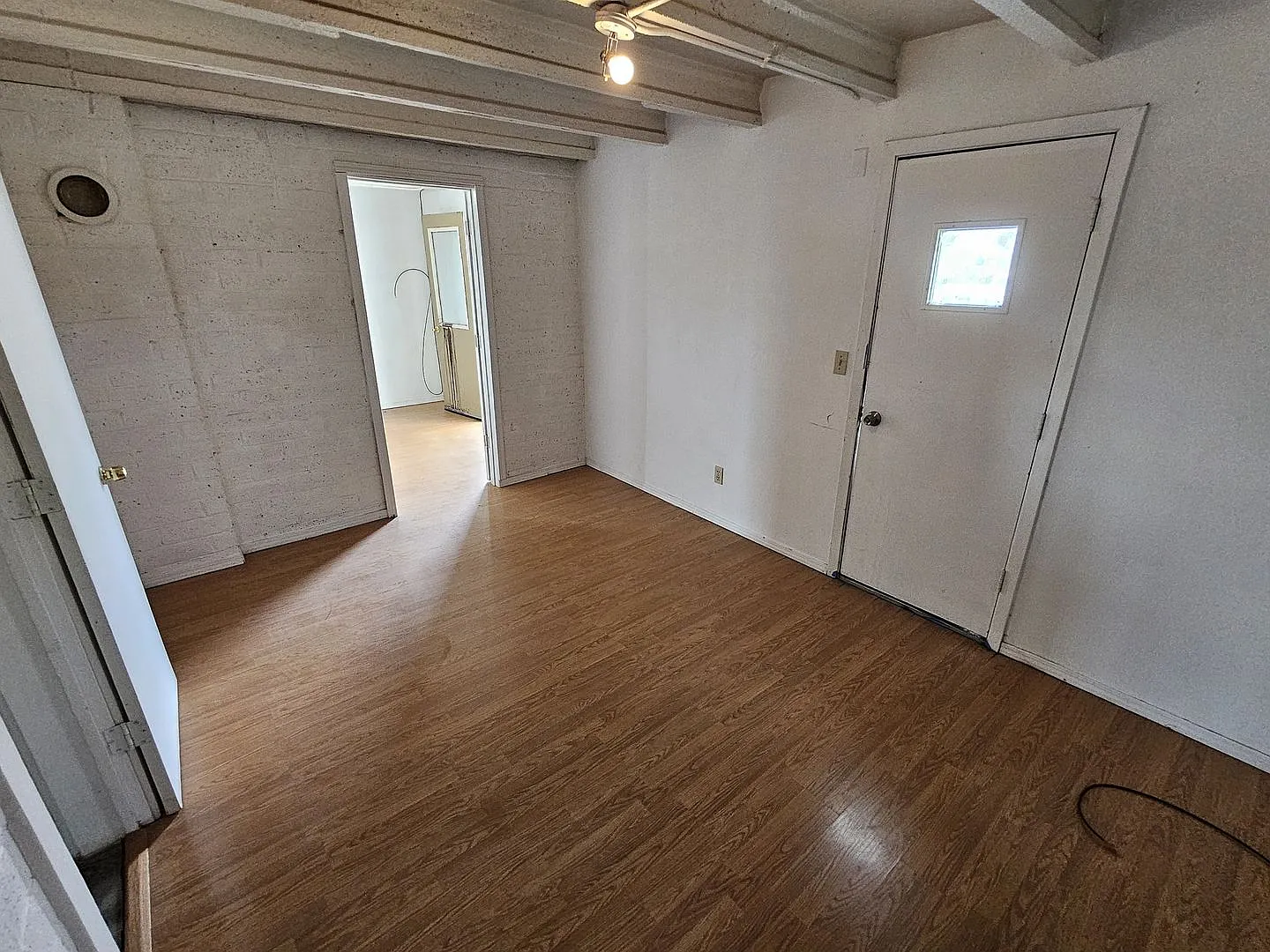 2 bedroom house on a ranch — Photo 3