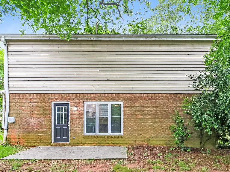 2112 Golfview Dr SE — Photo 17