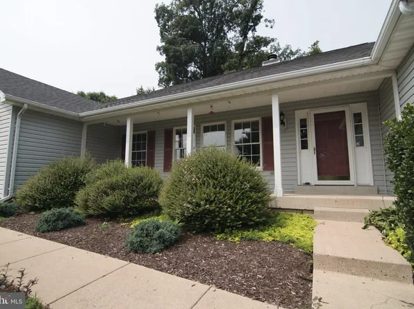 5702 Hunt Ridge Ct, Broad Run, VA 20137