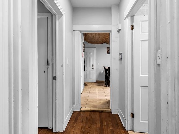 5th image of 51 Rock Valley Ave #2