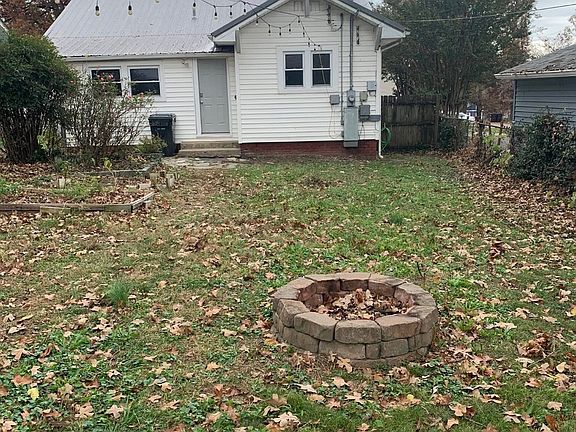 3rd image of 709 E Oldham Ave