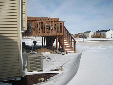 DECK, NO CLOSE BACK NEIGHBORS
