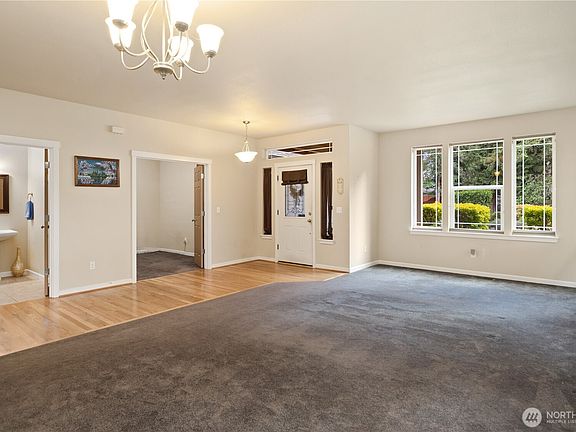 4th image of 4000 NE Breakwater Court