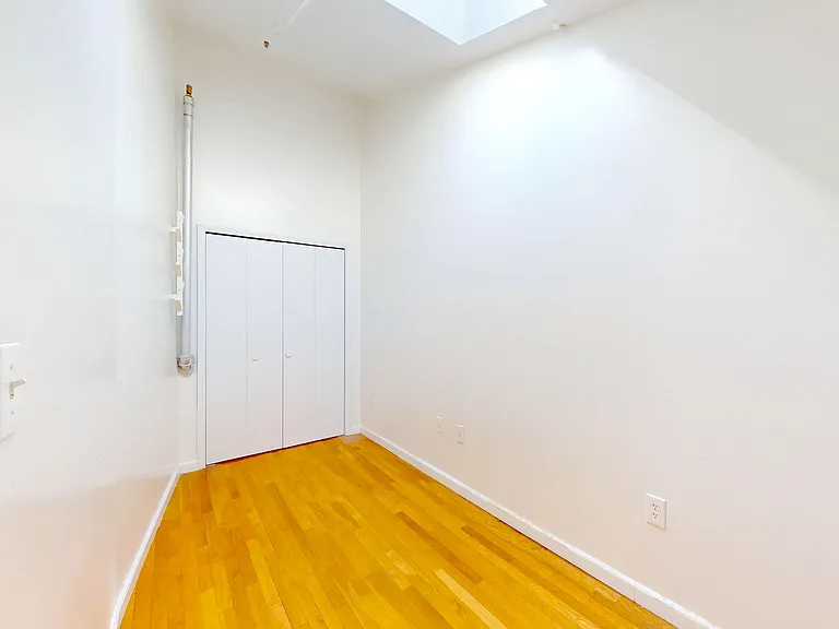 720 Saint Nicholas Ave #4 — Photo 9