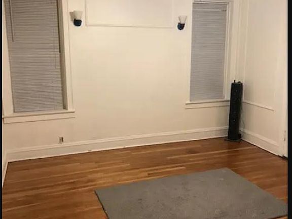 3rd image of 7354 S Yates Blvd #1