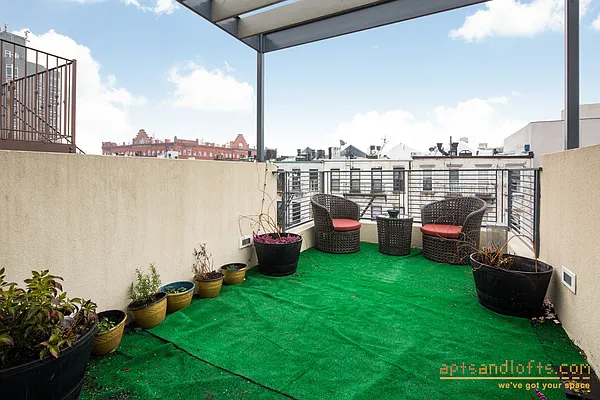 Rented by aptsandlofts.com | media 10