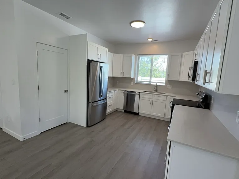 141 Buena Vista Dr — Photo 4