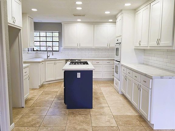 5th image of 7244 Edgewater Dr