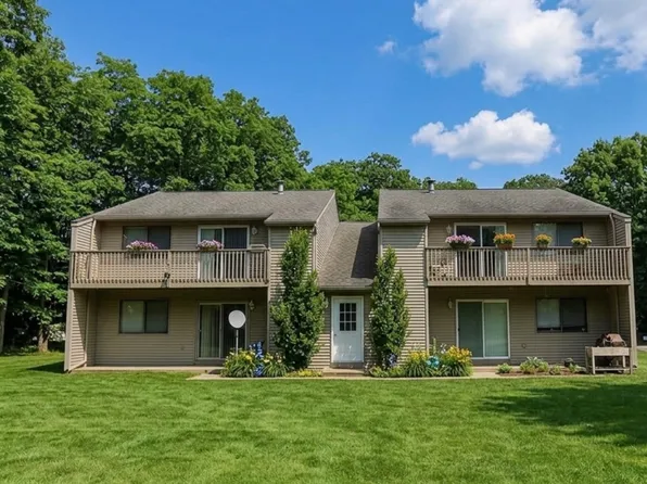 15528 Clovernook Dr APT B, Grand Haven, MI 49417