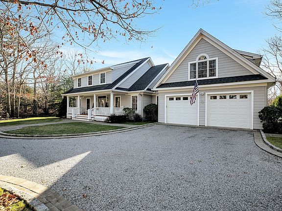 2nd image of 11 Wooded Ln