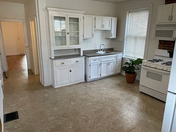 3rd image of 5313 Magnolia Ave APT 1F
