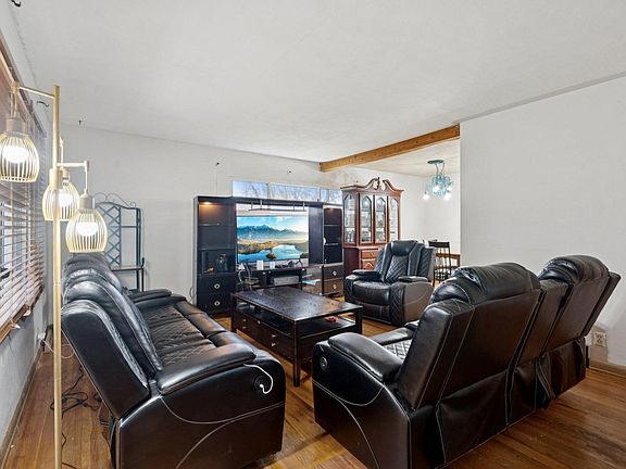 5th image of 4002 Gisella Blvd