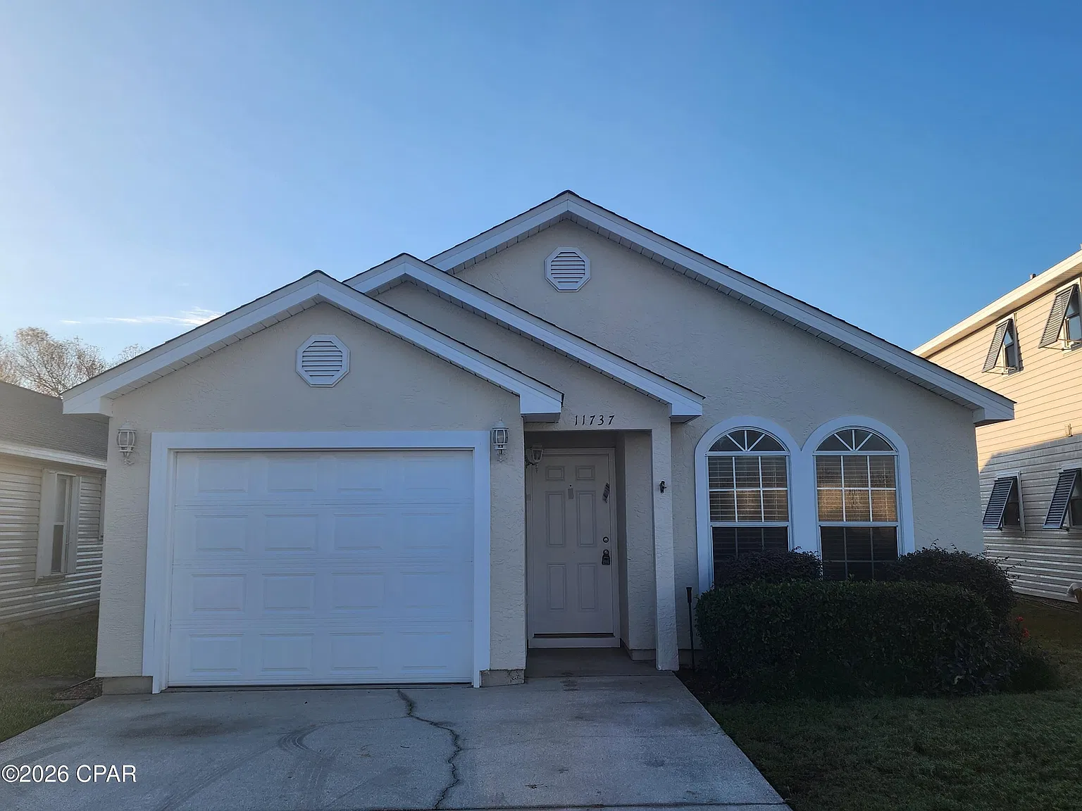 3 bed, 1188 sqft, $1,995 — Photo 1