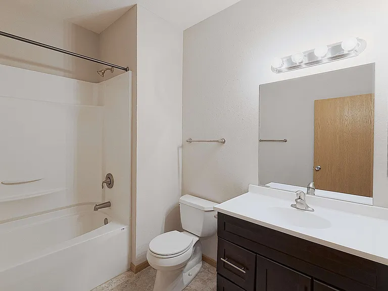 Gateway Park Apartments — Photo 46