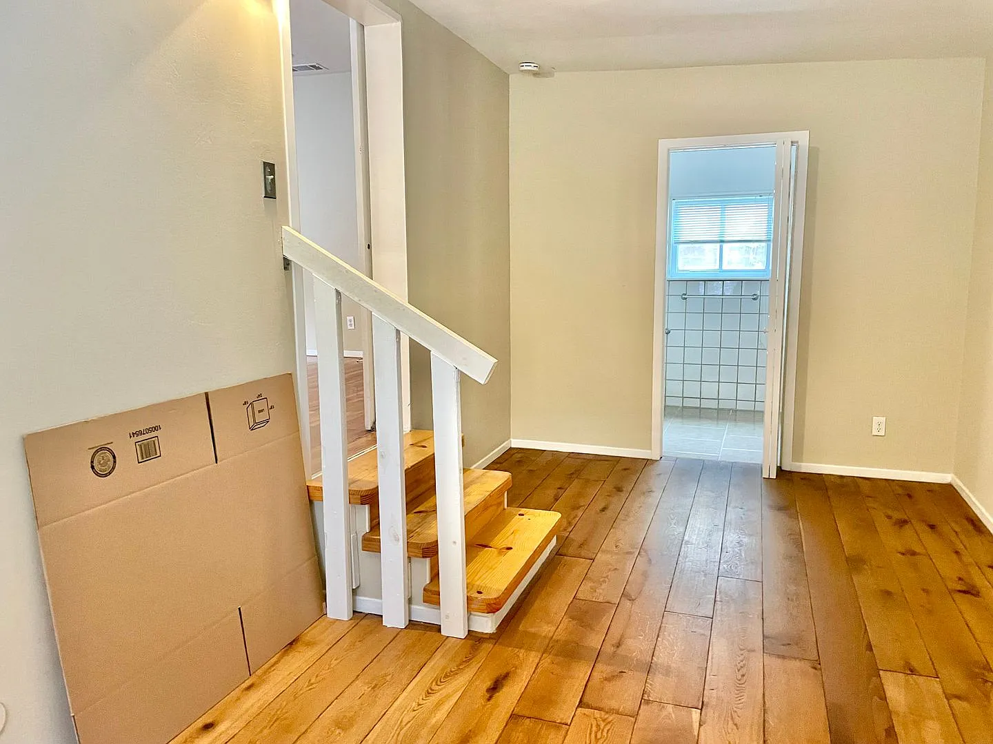 Gorgeous home in a hidden valley with extra room for office or guest bedroom — Photo 4