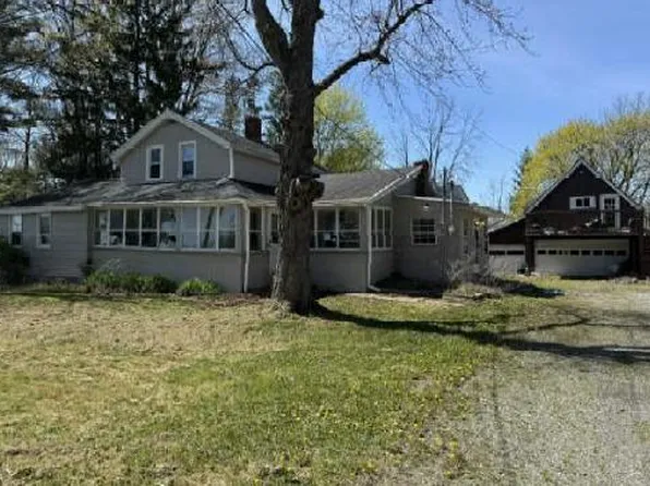 2435 Angling Rd, Corfu, NY 14036