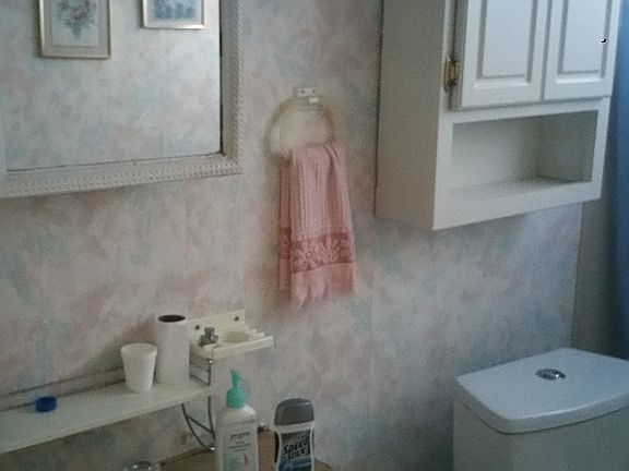 3rd image of 813 Mary St