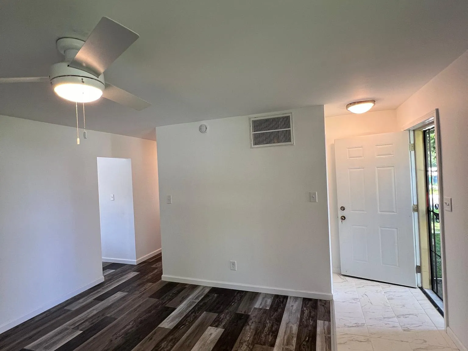 3 bed, 960 sqft, $1,600 — Photo 4