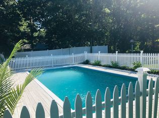 1049 N Sea Rd, Southampton, NY 11968