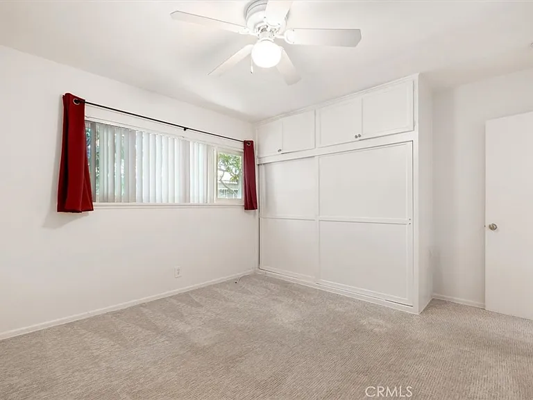 5851 Woodman Ave — Photo 15