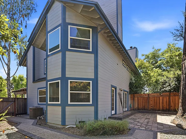 22555 Kinst Ct — Photo 19