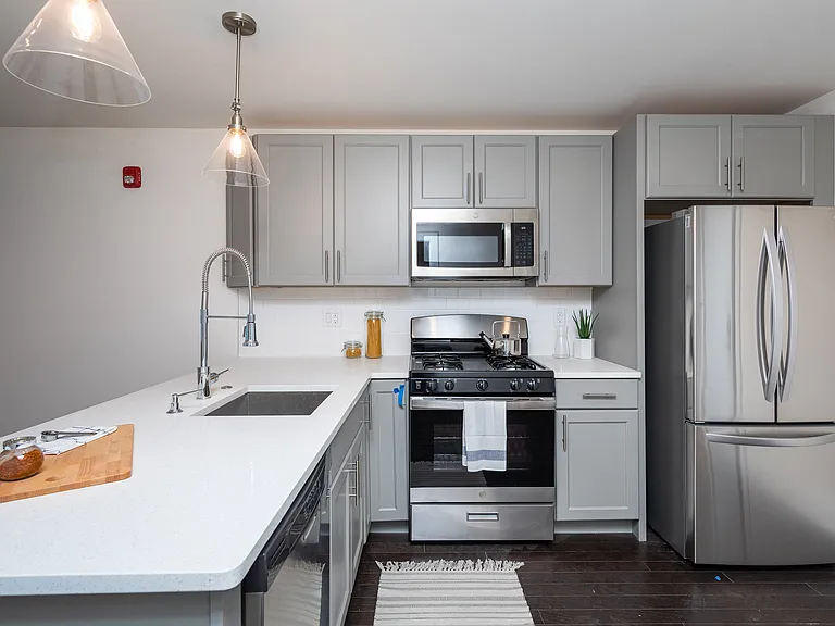 2445 N Front St #3 — Photo 9